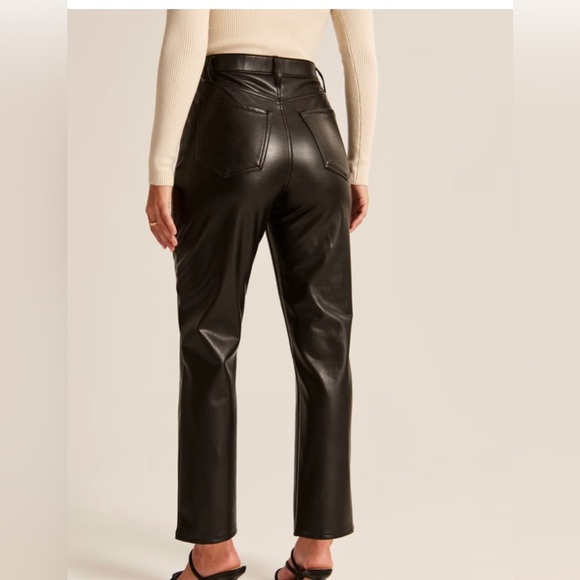 NWOT Abercrombie & fitch Curve Love Vegan Leather Ankle Straight Pant 26/2XS - Picture 2 of 5